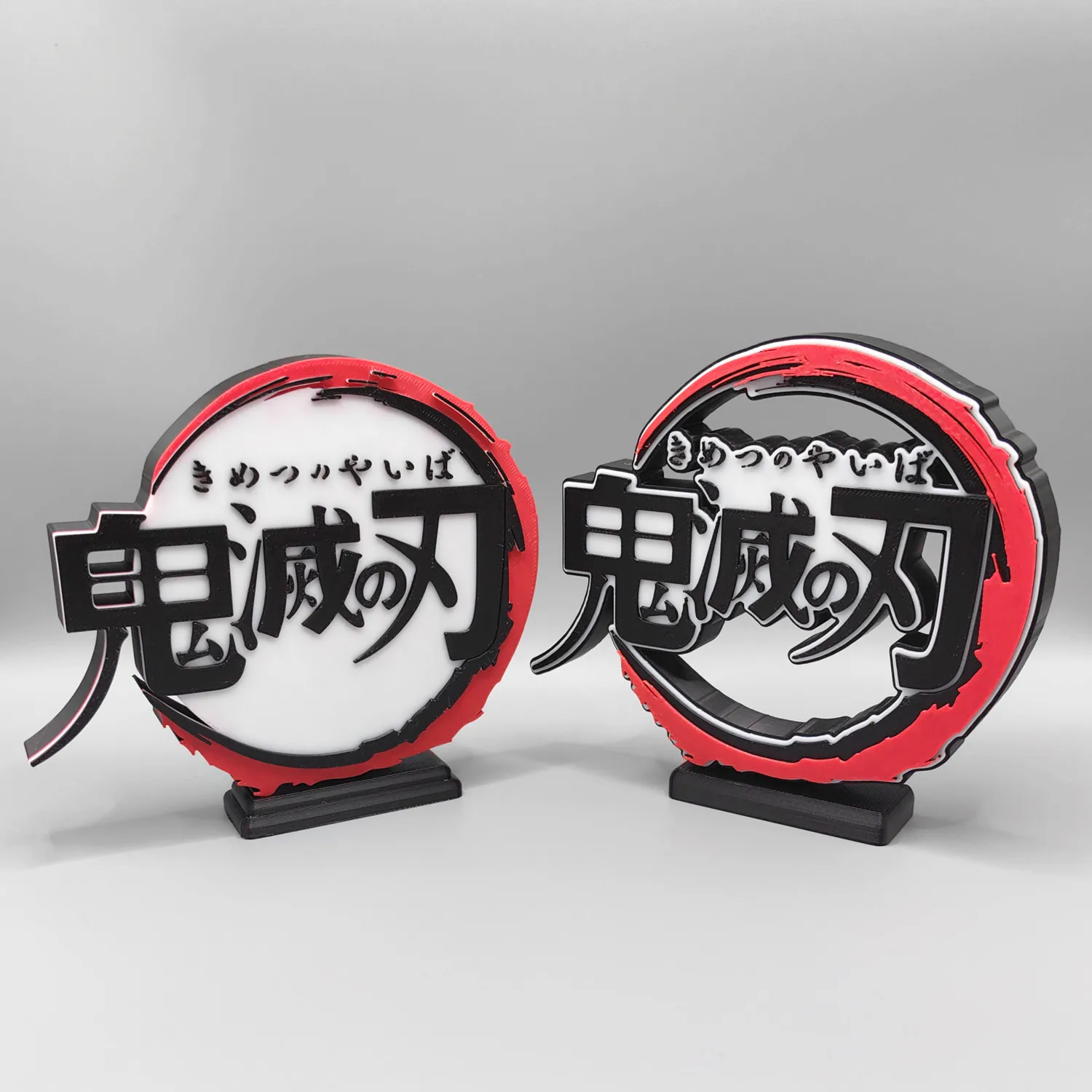 Anime Kimetsu No Yaiba logotip - Anime Cosplay Title reseña y precio